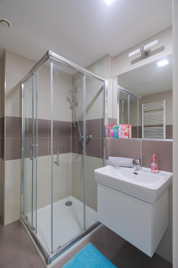 Bright Studio, 10min Centre, Free Parking Praha