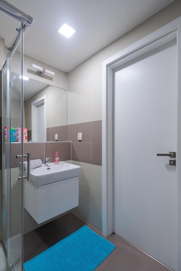 Bright Studio, 10min Centre, Free Parking Apartmán